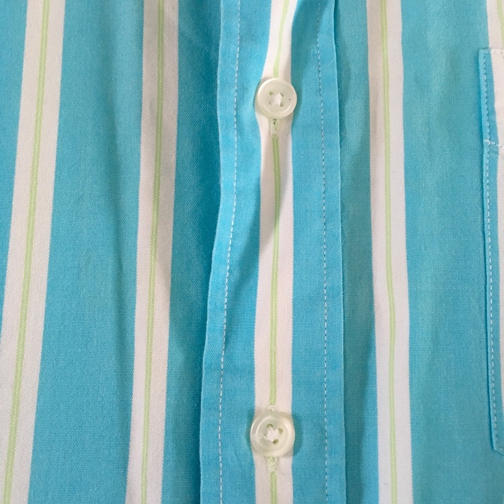 Men’s American Eagle Poplin Button Down - Picture 2 of 2